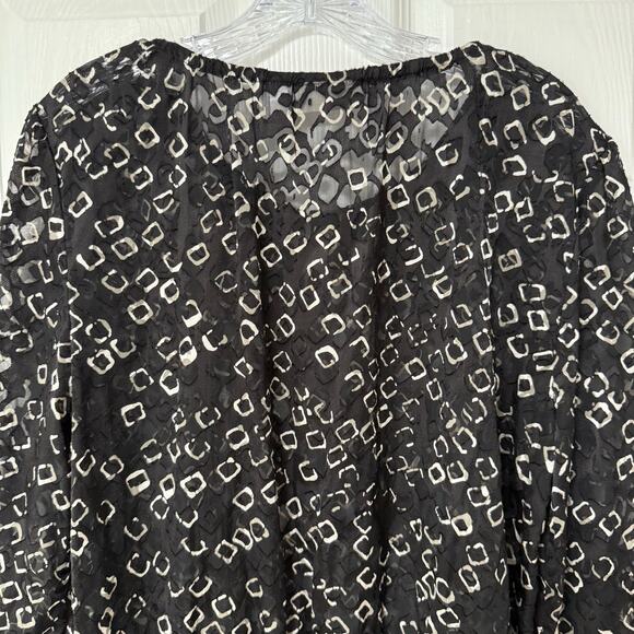 Chico's Women's Black & White Sheer Long Sleeve Top Size 1. - Picture 10 of 13